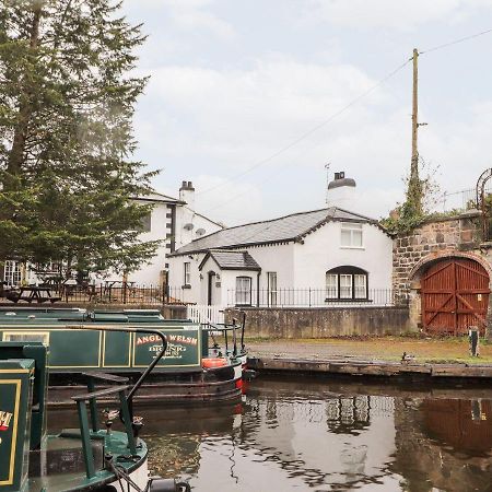 Scotch Hall Cottage Llangollen Dış mekan fotoğraf