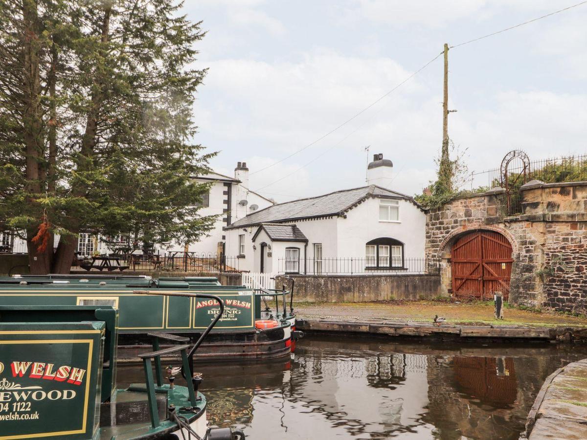 Scotch Hall Cottage Llangollen Dış mekan fotoğraf