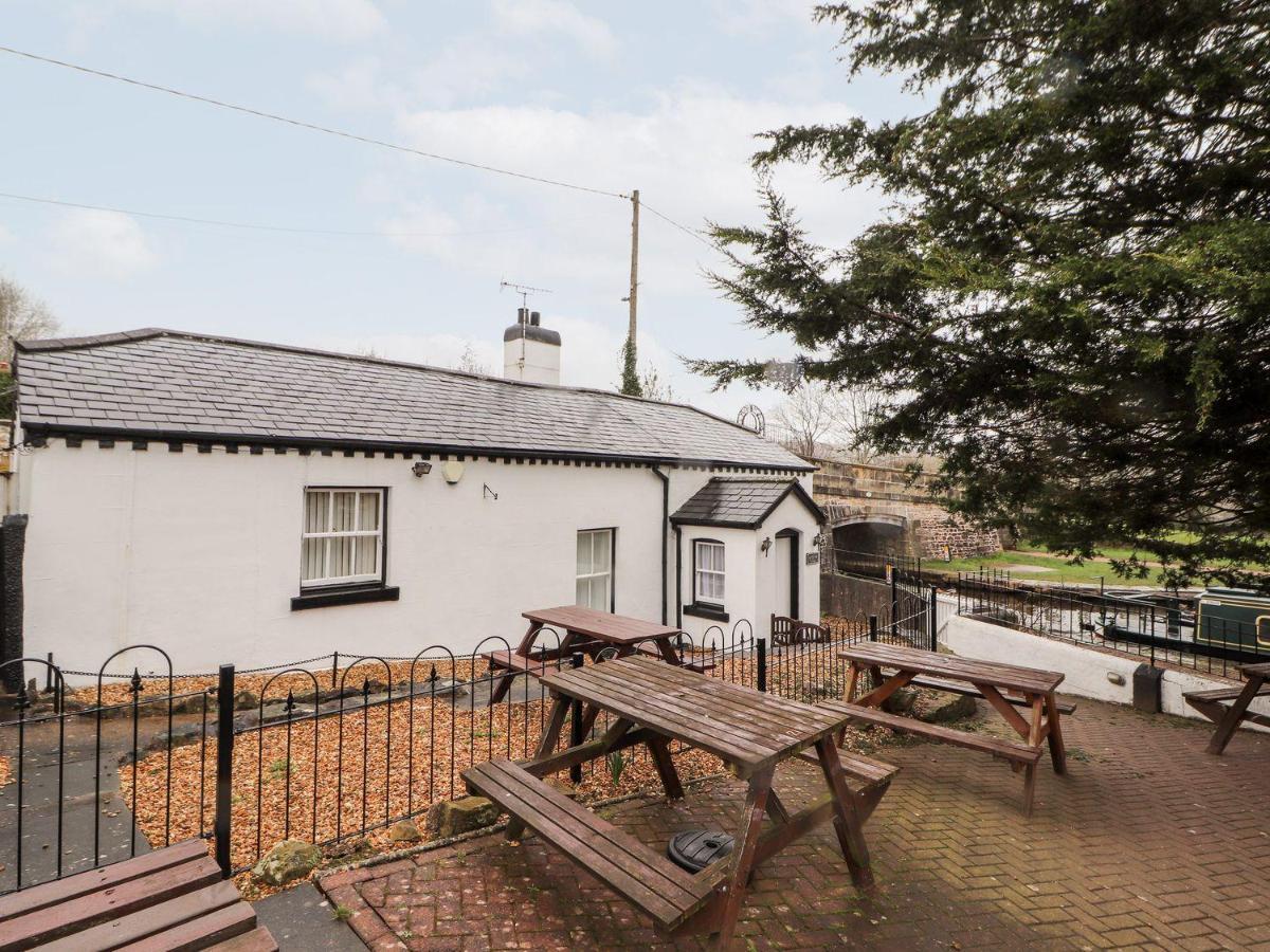 Scotch Hall Cottage Llangollen Dış mekan fotoğraf